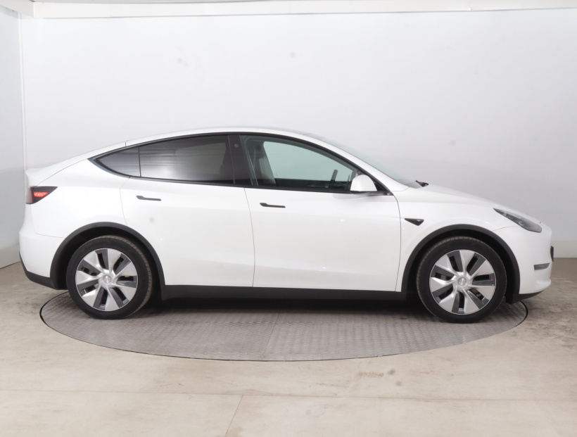 Tesla Model Y, 2023
