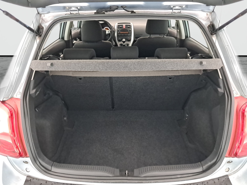 Toyota Auris, 2010