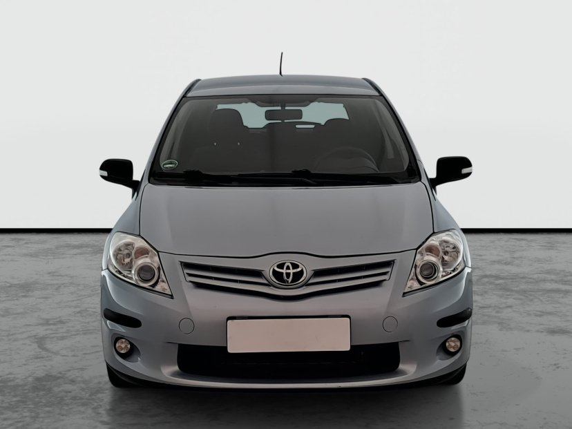 Toyota Auris, 2010