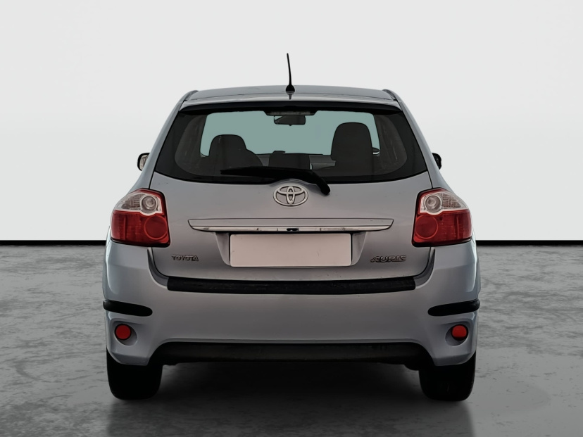 Toyota Auris, 2010