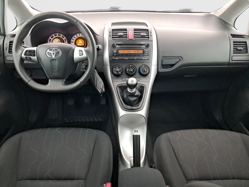 Toyota Auris, 2010