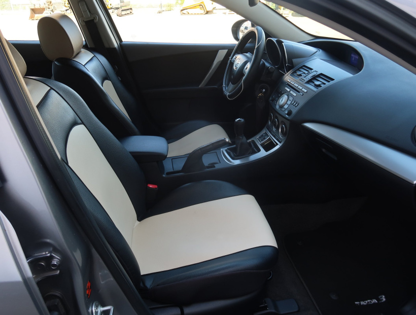 Mazda 3, 2011