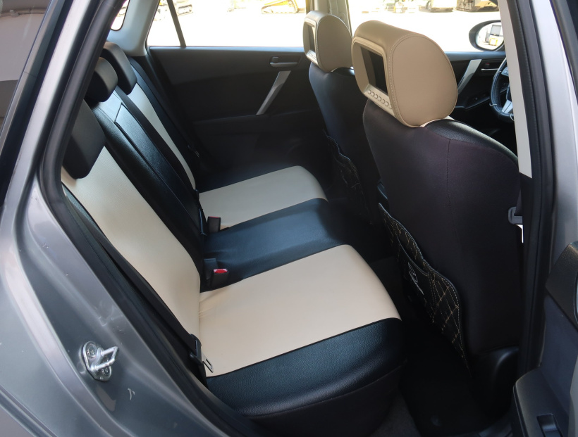 Mazda 3, 2011