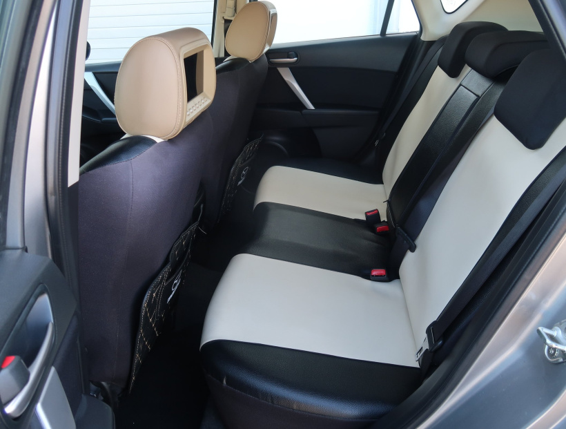 Mazda 3, 2011