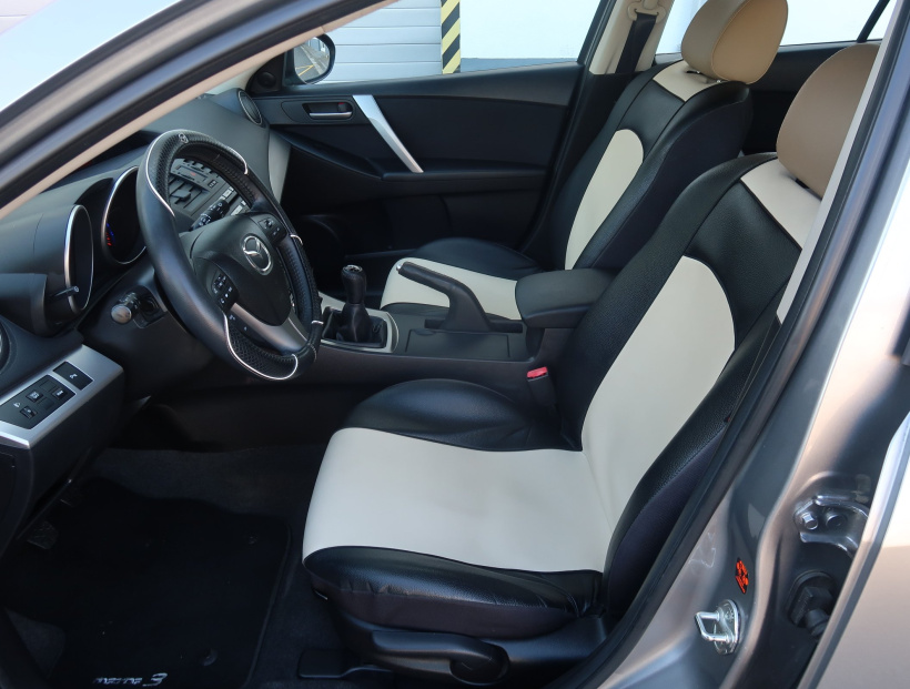 Mazda 3, 2011