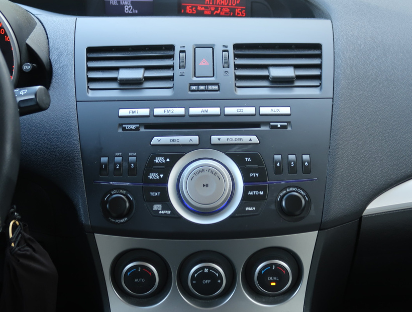 Mazda 3, 2011