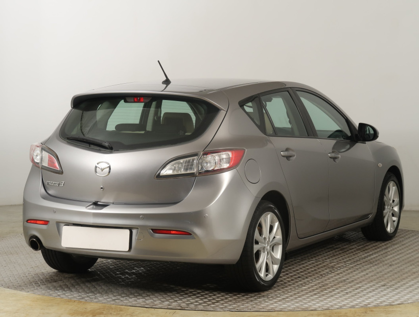 Mazda 3, 2011