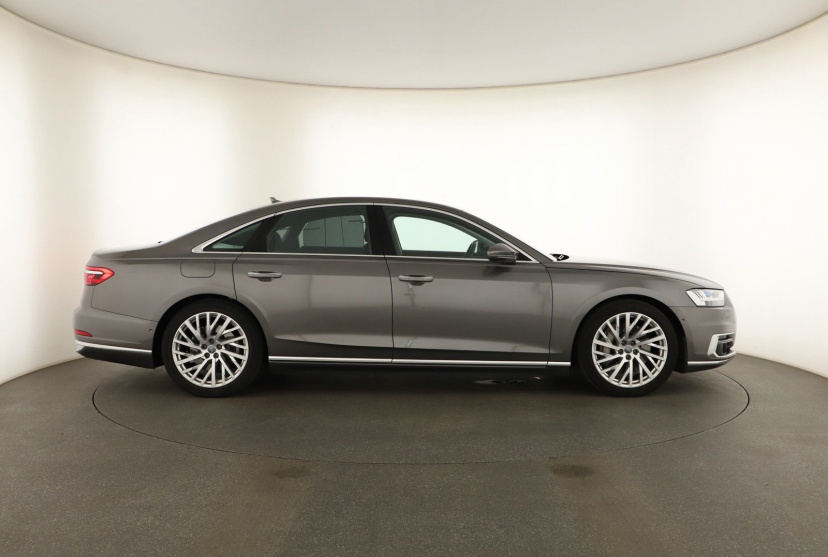 Audi A8, 2019