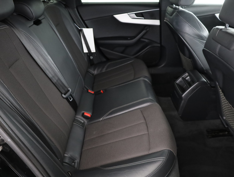 Audi A4, 2016