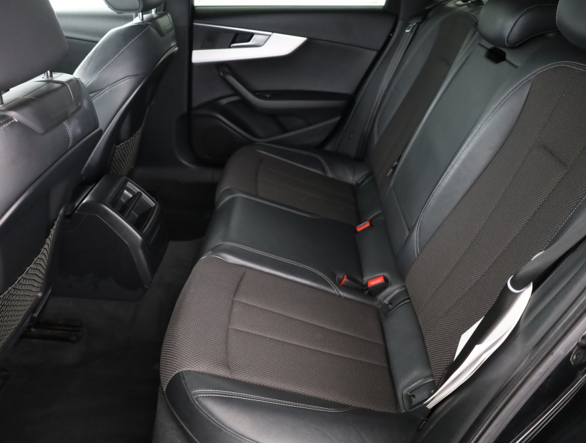 Audi A4, 2016