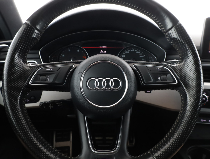 Audi A4, 2016