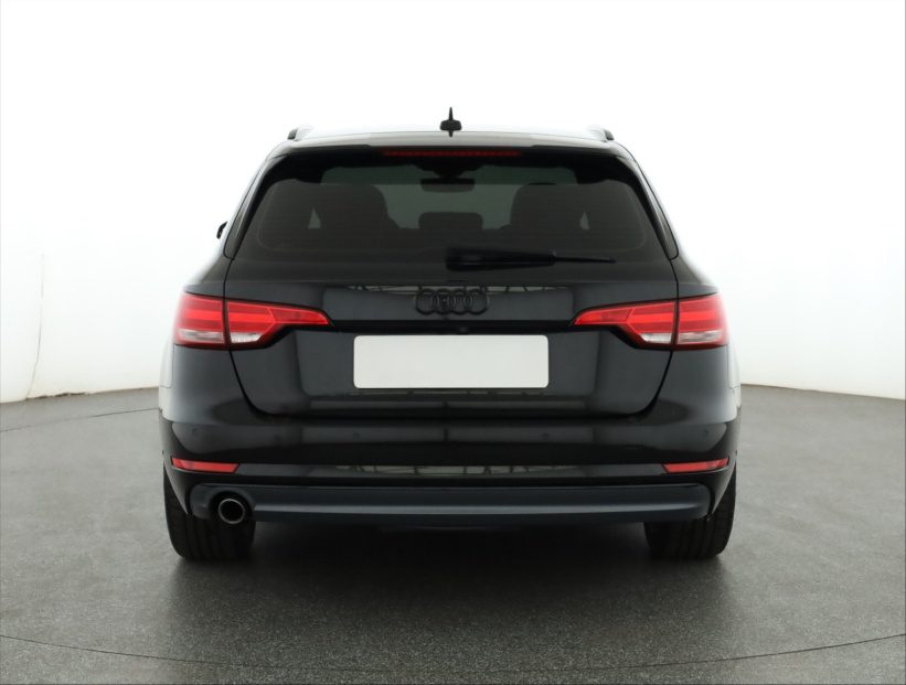 Audi A4, 2016