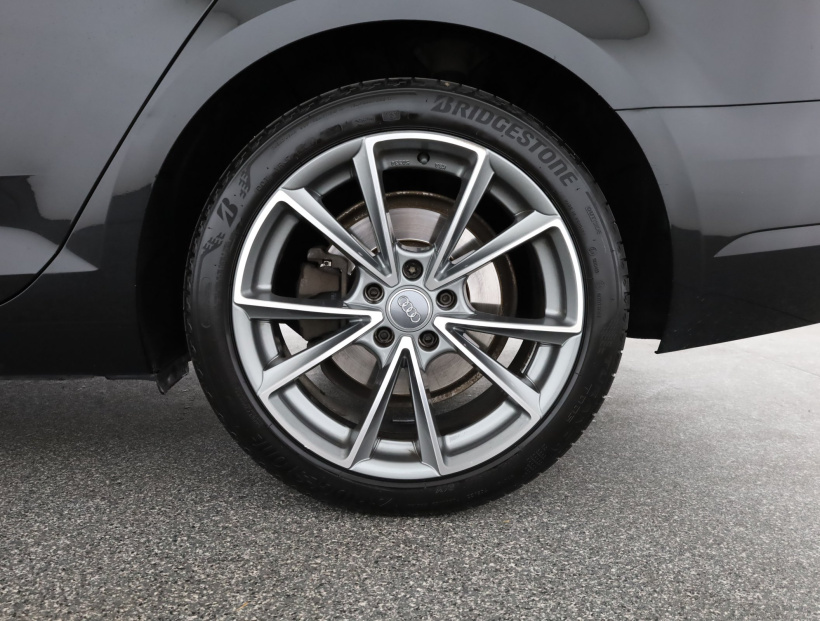 Audi A4, 2016