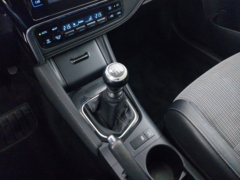 Toyota Auris, 2015
