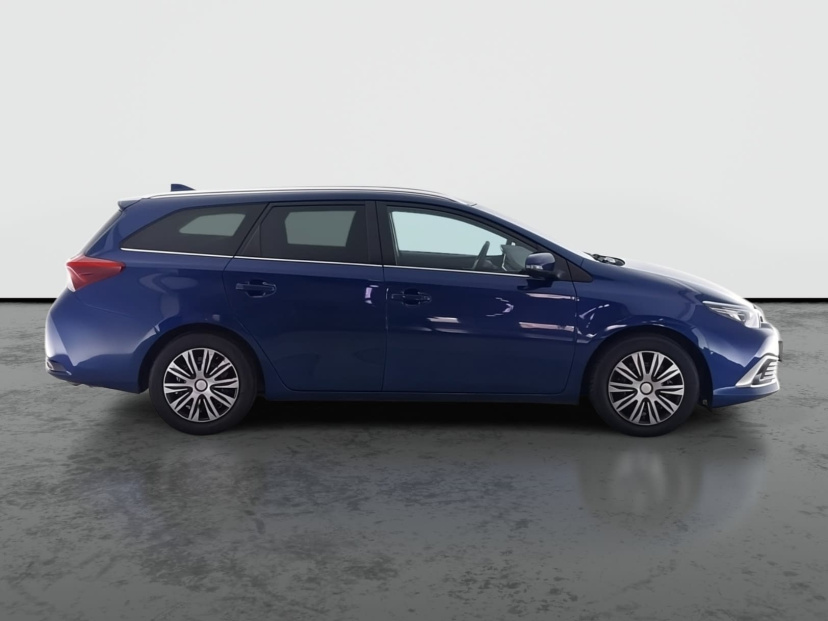 Toyota Auris, 2015