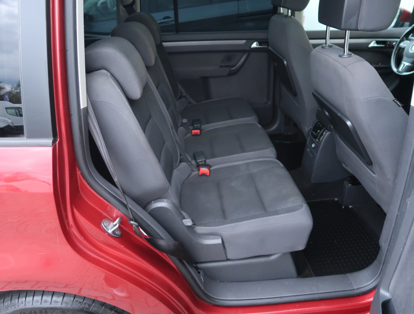 Volkswagen Touran, 2013