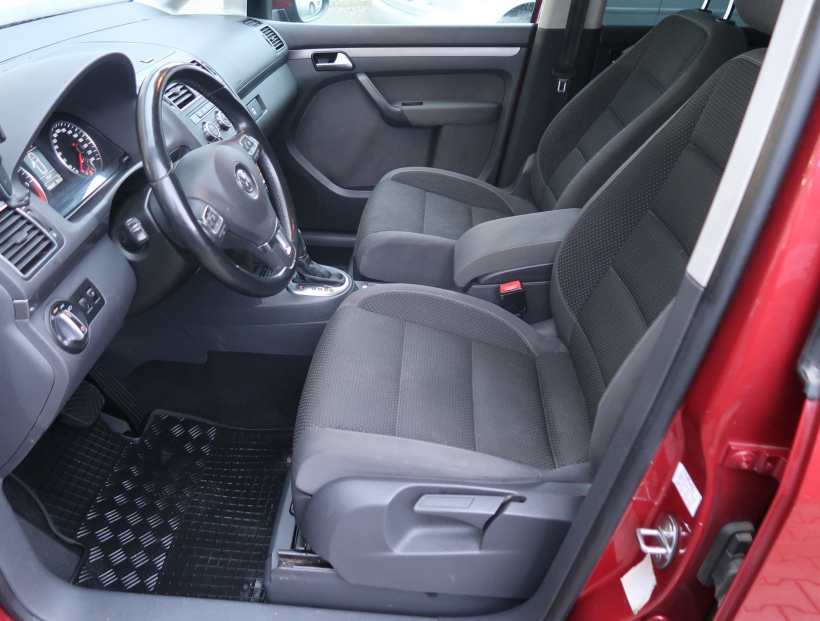 Volkswagen Touran, 2013