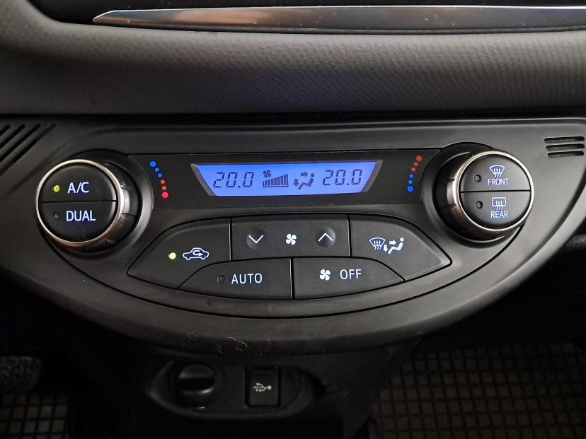 Toyota Yaris, 2015