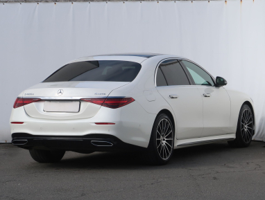 Mercedes-Benz S - 2021