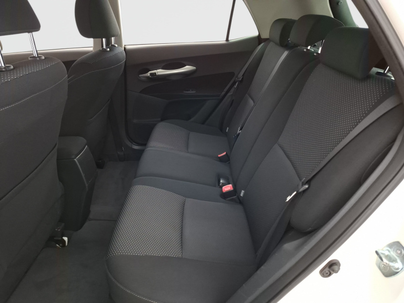 Toyota Auris, 2011