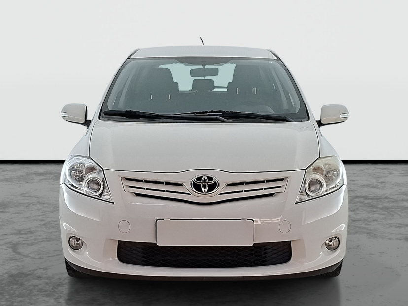 Toyota Auris, 2011