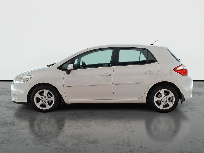 Toyota Auris, 2011