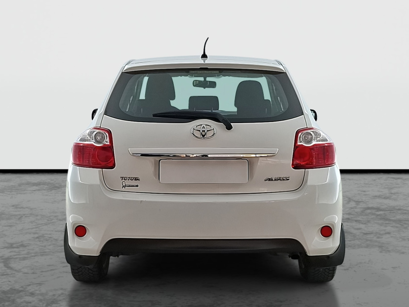 Toyota Auris, 2011