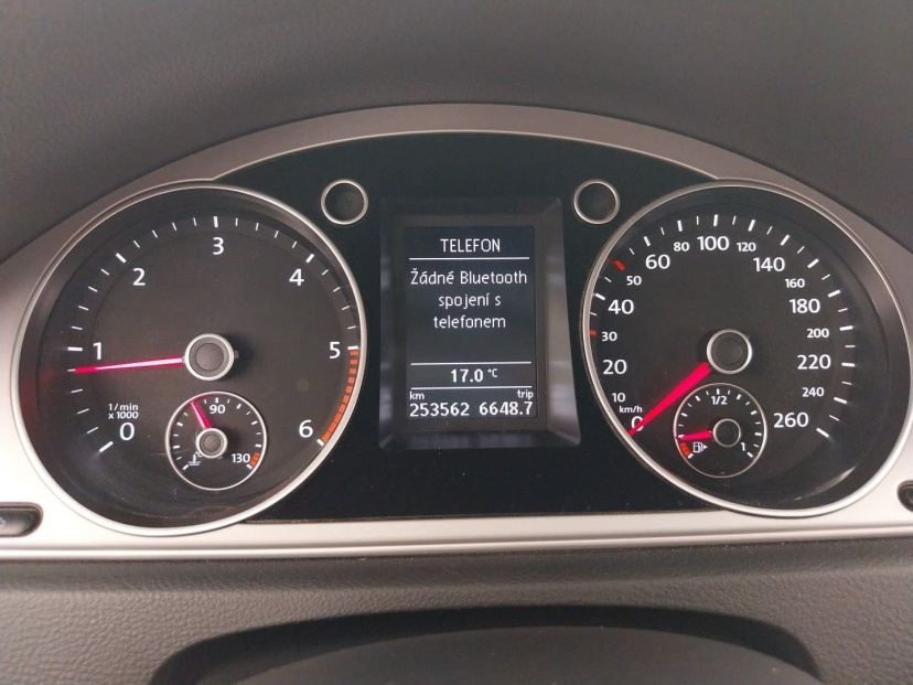 Volkswagen Passat, 2011
