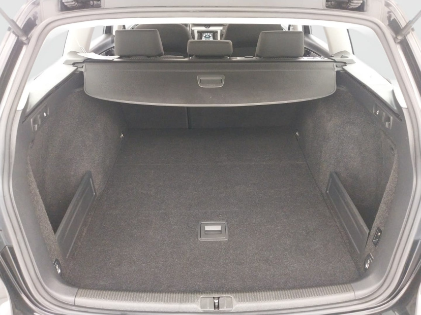 Volkswagen Passat, 2011