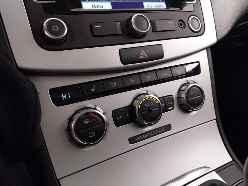 Volkswagen Passat, 2011