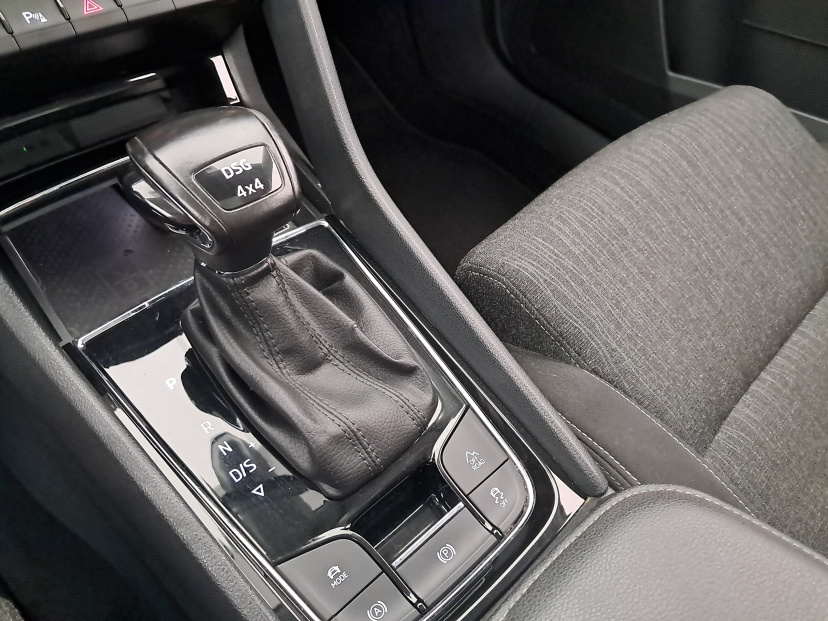 Škoda Karoq, 2017