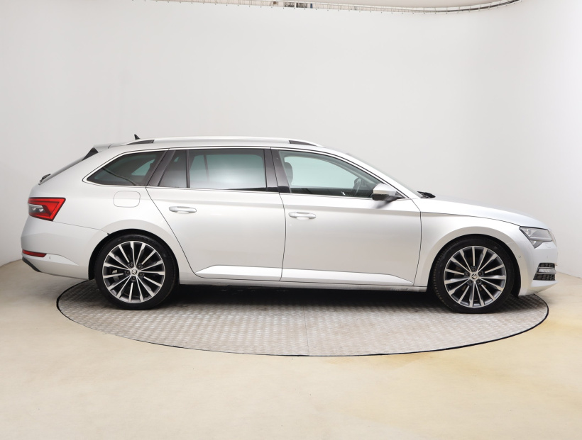 Škoda Superb, 2021