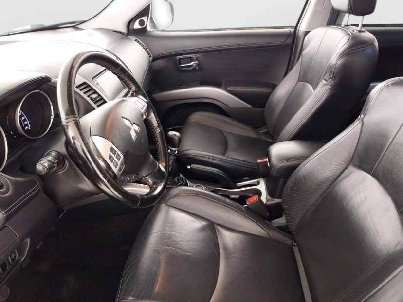 Mitsubishi Outlander, 2011