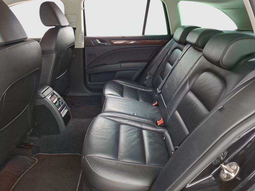 Škoda Superb, 2011