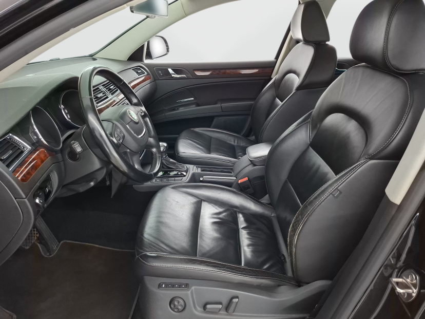 Škoda Superb, 2011