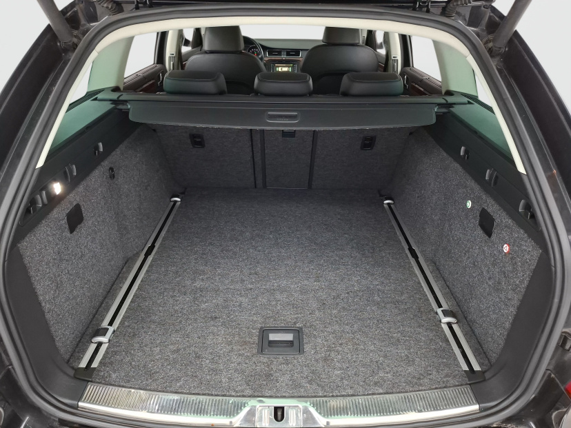 Škoda Superb, 2011