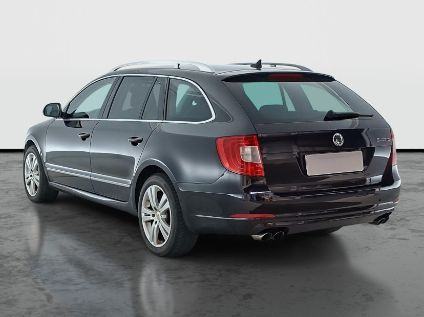 Škoda Superb, 2011
