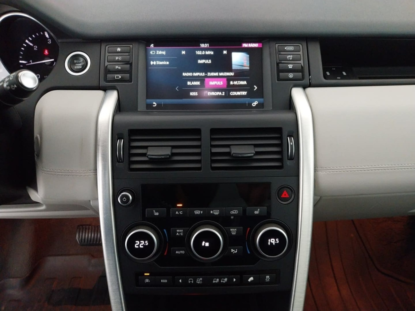 Land Rover Discovery Sport, 2016