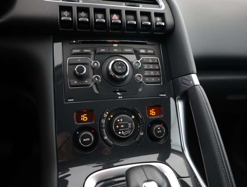 Peugeot 3008, 2012