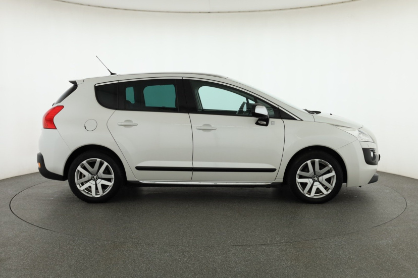 Peugeot 3008, 2012