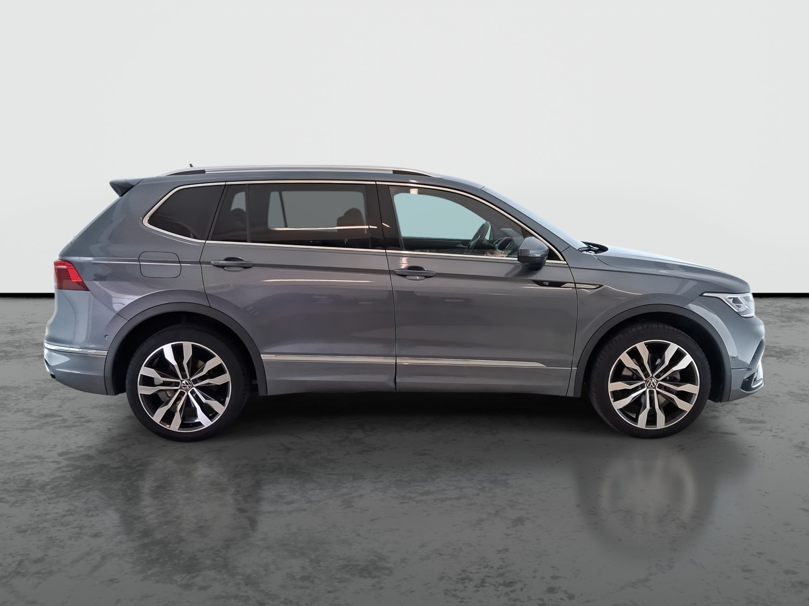 Volkswagen Tiguan - 2024