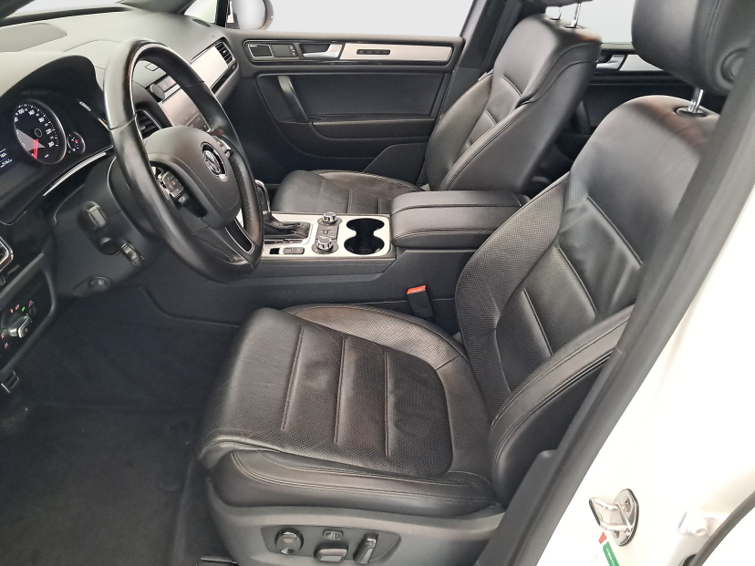 Volkswagen Touareg, 2012