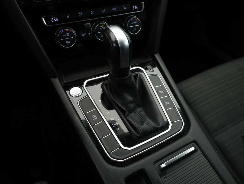 Volkswagen Passat, 2019