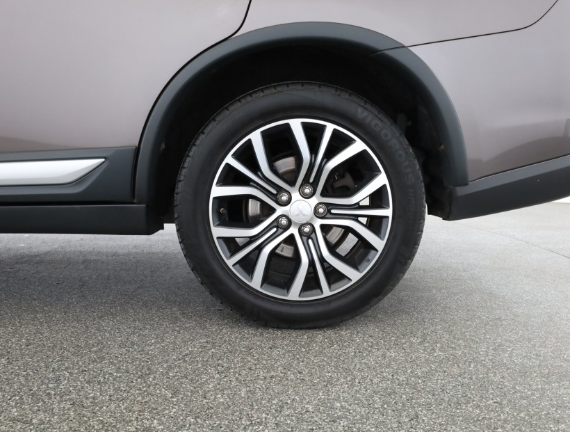 Mitsubishi Outlander, 2017