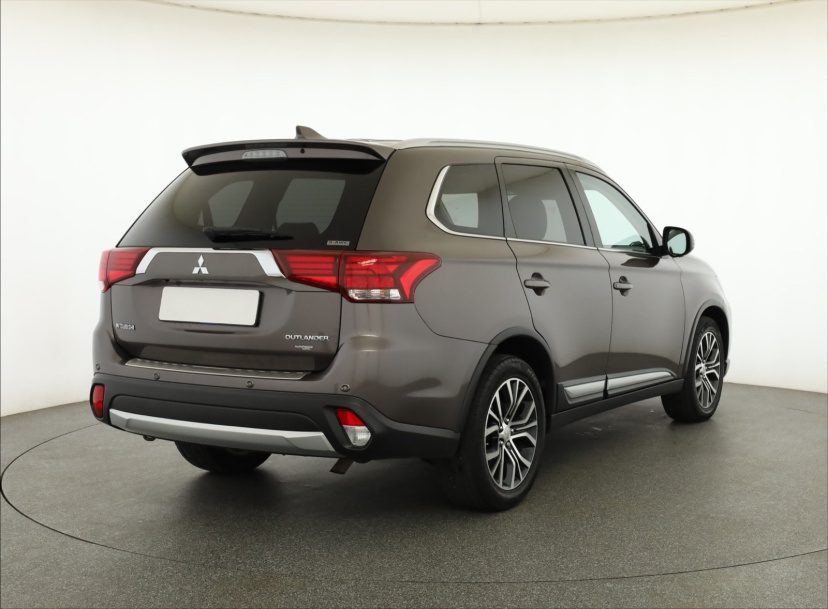 Mitsubishi Outlander, 2017