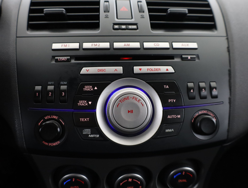 Mazda 3, 2011