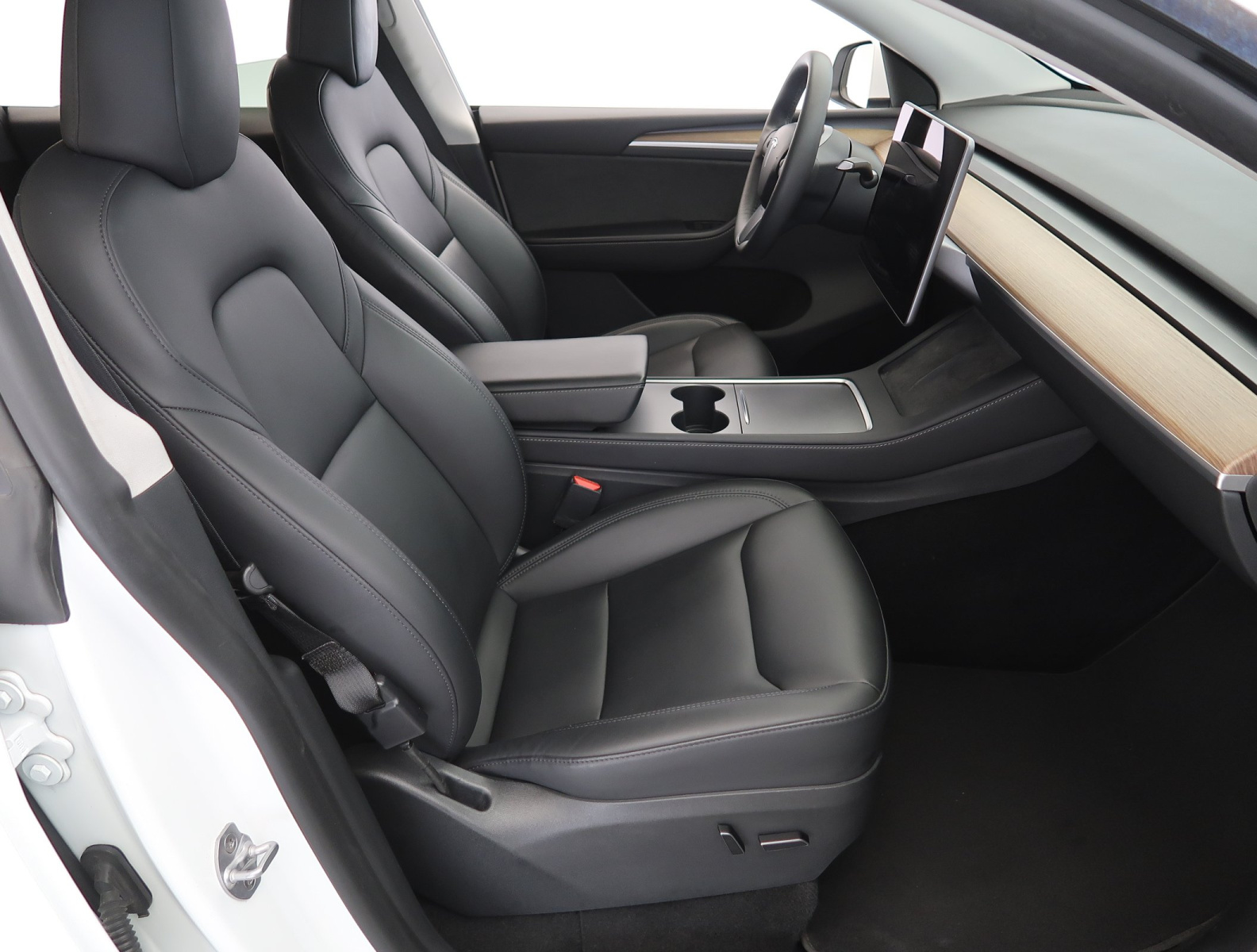 Tesla Model Y Long Range AWD – fotografie 12