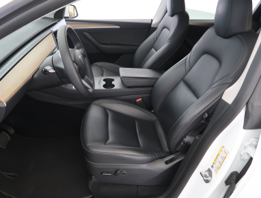 Tesla Model Y - 2023