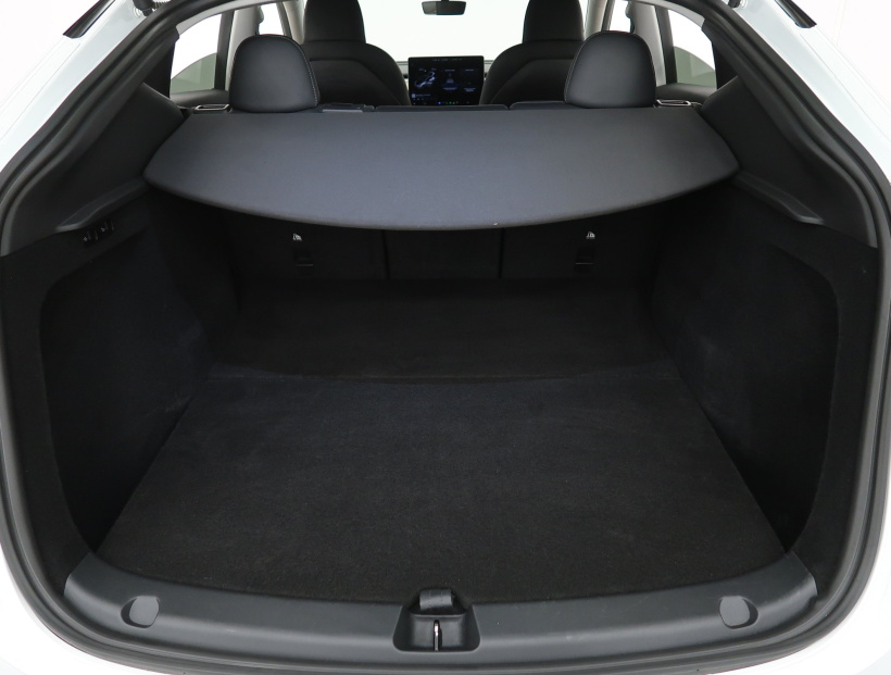 Tesla Model Y, 2023
