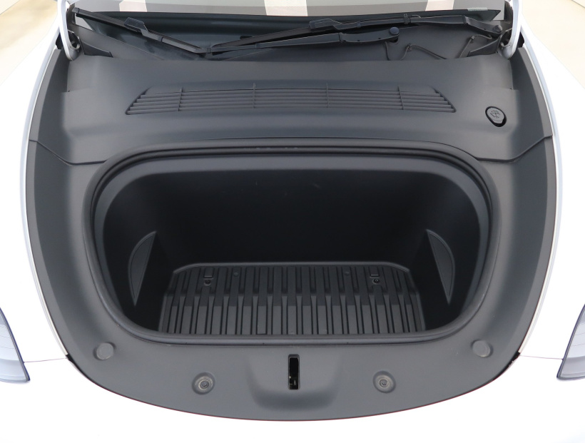 Tesla Model Y, 2023